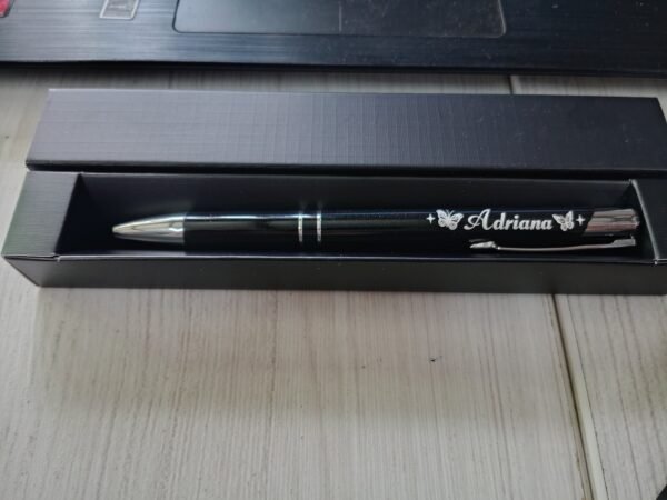 Lapicera metálica, tinta negra