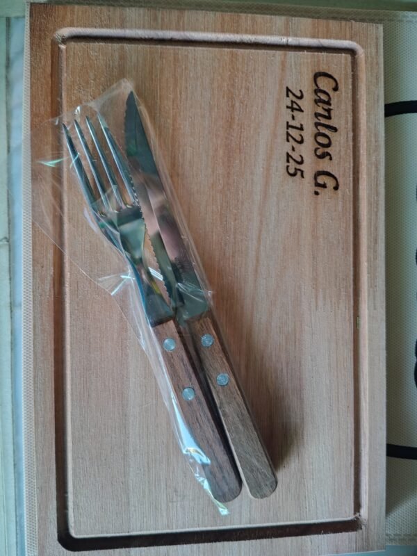 Tabla + cubiertos tramontina