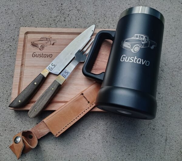 Tabla asado + Juego cubiertos artesanales + Chop